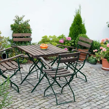 Loew Apartment