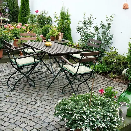 Loew Apartment *
